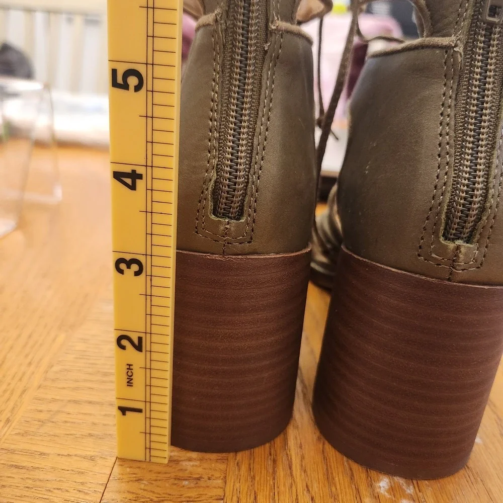 Crown Vintage Danny Green Suede Gladiator‎ Sandals Stacked Heel Booties size 7M